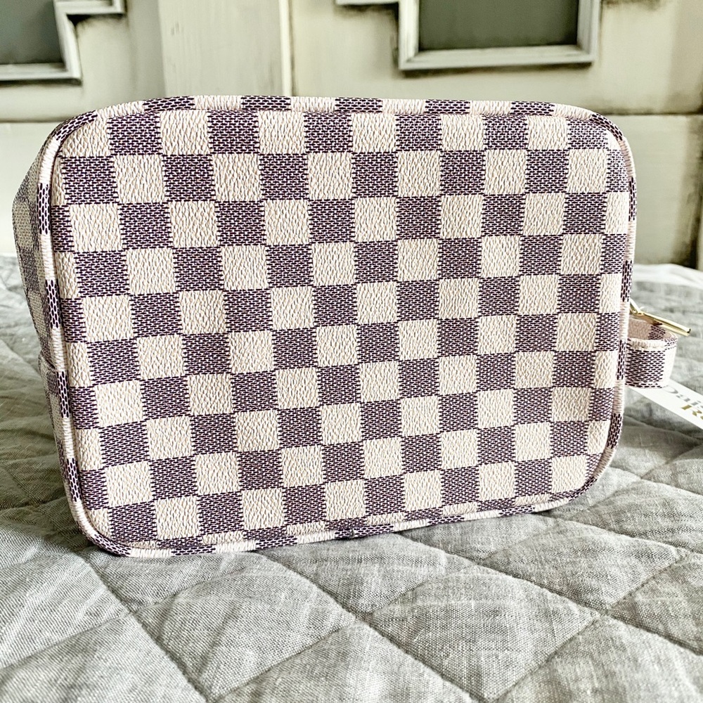 NEW Louis Vuitton cosmetic bag
